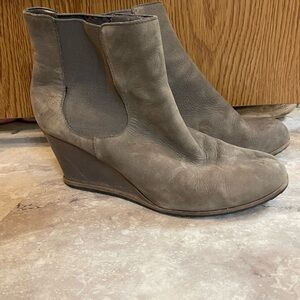 Tessori Taupe Wedge Booties